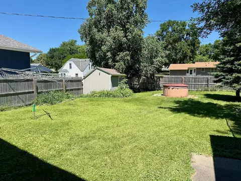 Exterior - 111 E Cherry Ave, Fergus Falls, MN 56537 photo 10 of 13