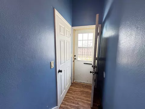 Entry Way - 111 E Cherry Ave, Fergus Falls, MN 56537 photo 3 of 3