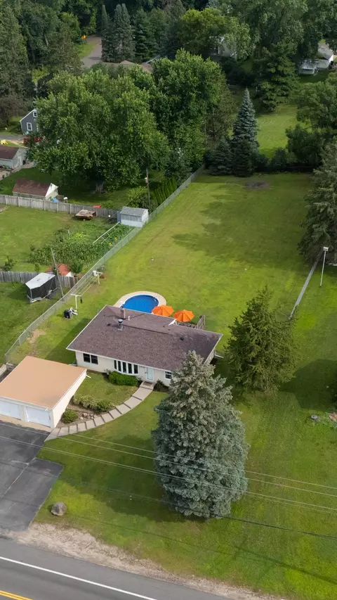 1883 County Road C E, Maplewood, MN 55109