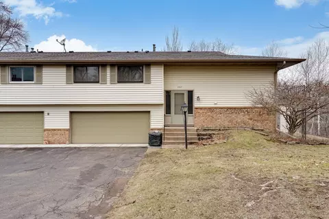 3727 Granada Ct N, Oakdale, MN 55128