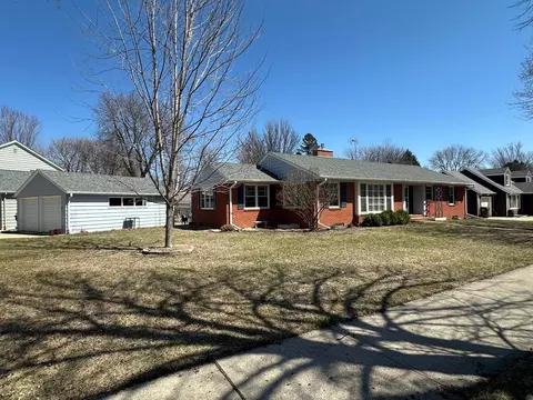 430 Galena St, Worthington, MN 56187