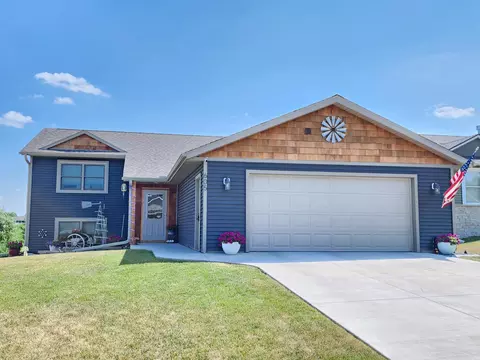 605 7th Ave NE, Plainview, MN 55964