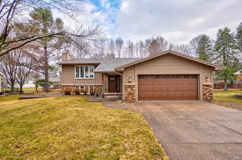 1003 Falcon Dr, River Falls, WI 54022
