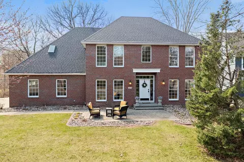 1433 Pheasant Hills Dr, Lino Lakes, MN 55038