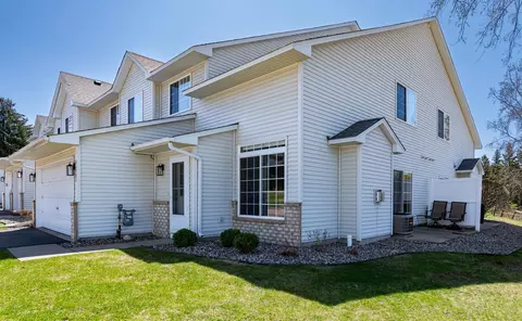 8690 Quarry Ridge Ln #E, Woodbury, MN 55125