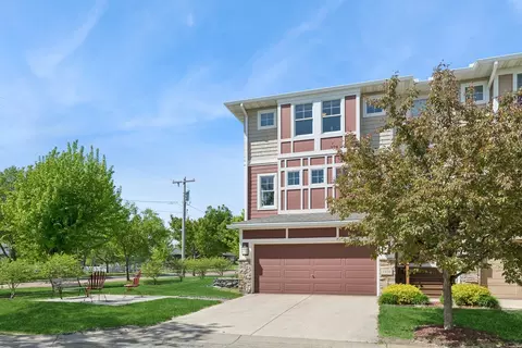 1920 Red Maple Ln, Northfield, MN 55057