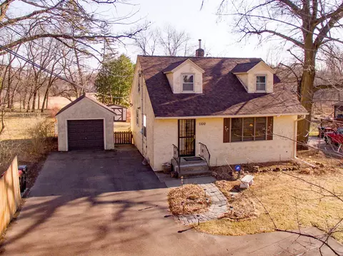 1100 County Rd C E, Maplewood, MN 55109