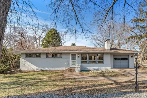 1927 Autumn St, Falcon Heights, MN 55113