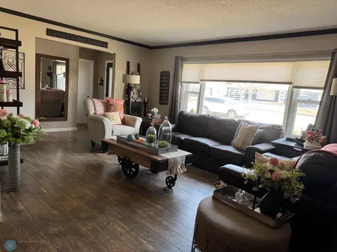 316 Webster St, Lisbon, ND 58054 photo 2