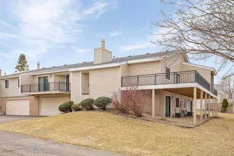 5431 Sanibel Dr, Minnetonka, MN 55343