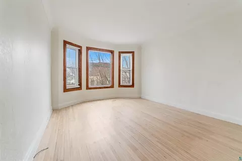 Living - 2811 W 3rd St, Duluth, MN 55806 photo 5 of 5