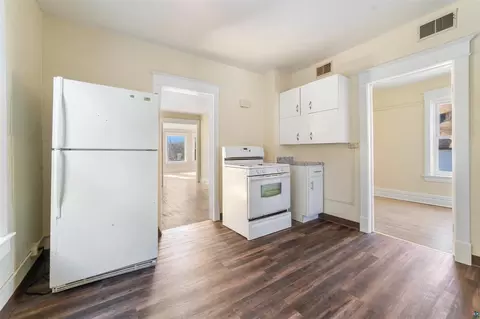 Entry Way - 2811 W 3rd St, Duluth, MN 55806 photo 1 of 1