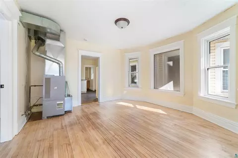 Living - 2811 W 3rd St, Duluth, MN 55806 photo 1 of 5