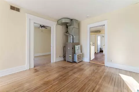 Living - 2811 W 3rd St, Duluth, MN 55806 photo 2 of 5