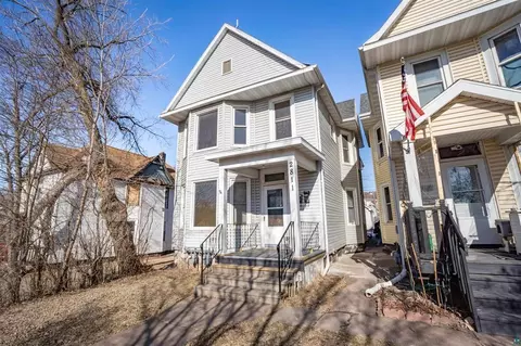 2811 W 3rd St, Duluth, MN 55806