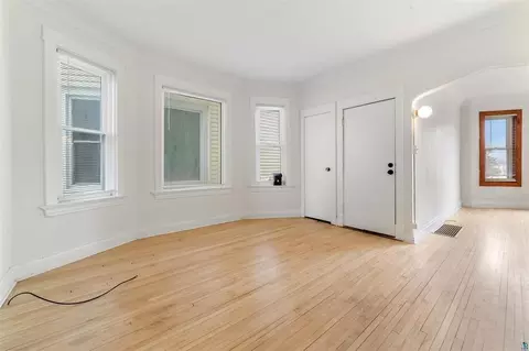 Living - 2811 W 3rd St, Duluth, MN 55806 photo 3 of 5