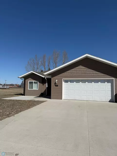 101 Dakota Dr, Hankinson, ND 58041