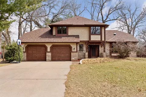 5940 Churchill St, Shoreview, MN 55126