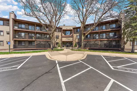 7301 W 101st St #319, Bloomington, MN 55438