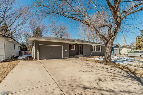 1907 18th St S, Moorhead, MN 56560