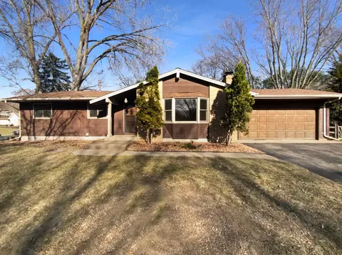 101 Wentworth Pl, Burnsville, MN 55337