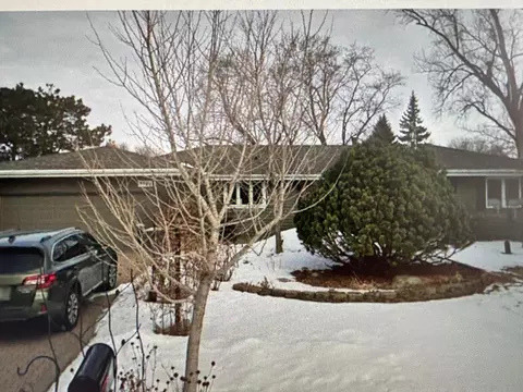 9722 Palmer Cir, Bloomington, MN 55437