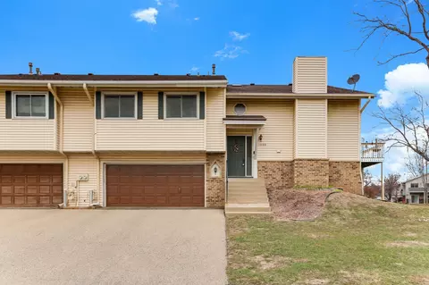 1000 Aston Cir, Burnsville, MN 55337