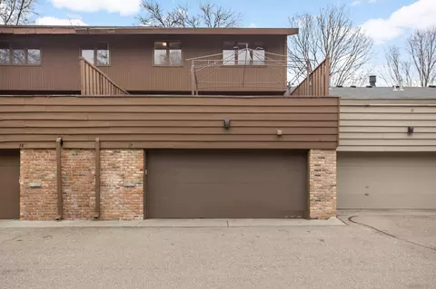37 Walden St, Burnsville, MN 55337