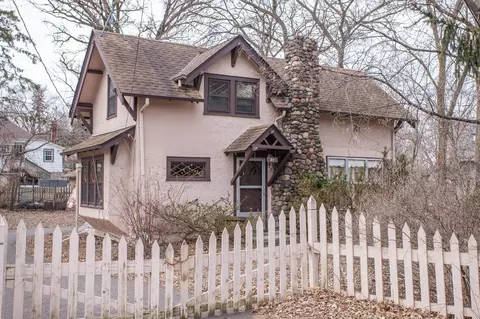 84 Kale St, Mahtomedi, MN 55115