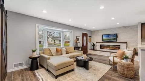 6930 Clay Ave, Inver Grove Heights, MN 55076