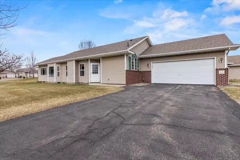 111 Garner Cir, Montrose, MN 55363