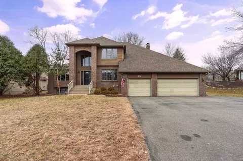 741 Bridle Ridge Rd, Eagan, MN 55123