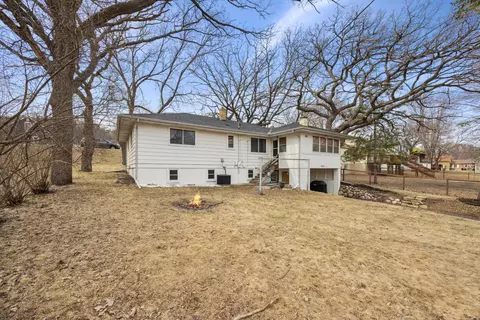 463 Minnesota St S, Bayport, MN 55003