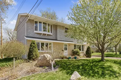 1136 Charlton St, West Saint Paul, MN 55118