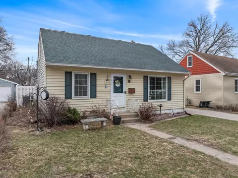 804 13th Ave NE, Rochester, MN 55906