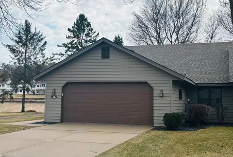 1347 Jackson Dr, Hastings, MN 55033