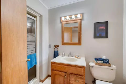 Bath - 49306 Chokecherry Ln, Marcell, MN 56657 photo 3 of 4