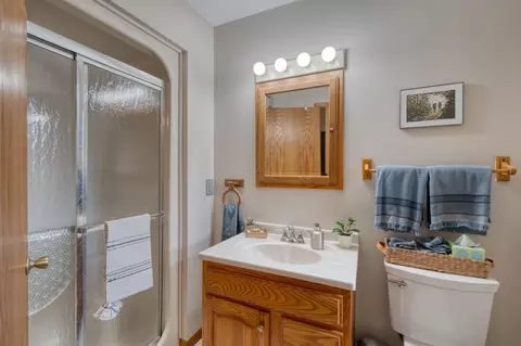 Bath - 49306 Chokecherry Ln, Marcell, MN 56657 photo 2 of 4