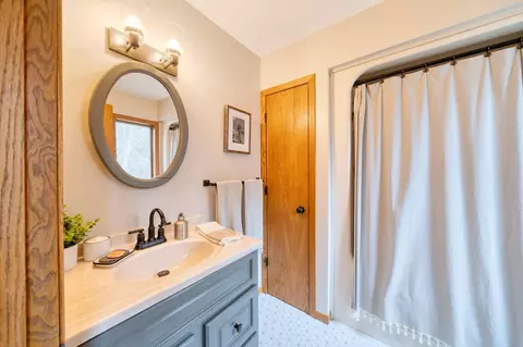 Bath - 49306 Chokecherry Ln, Marcell, MN 56657 photo 1 of 4