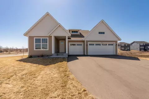 3094 Trinity Dr, Shakopee, MN 55379