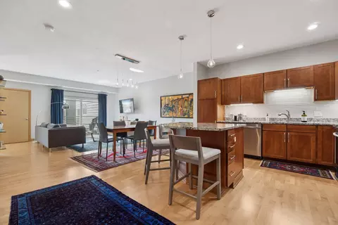 4750 E 53rd St #410, Minneapolis, MN 55417