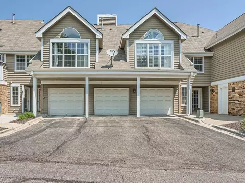 6165 Chasewood Pkwy #102, Minnetonka, MN 55343