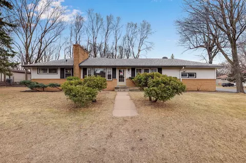 500 Bennett Dr NE, Fridley, MN 55432