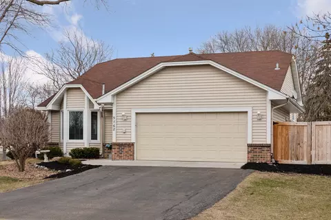 9768 Kirkwood Ln N, Maple Grove, MN 55369