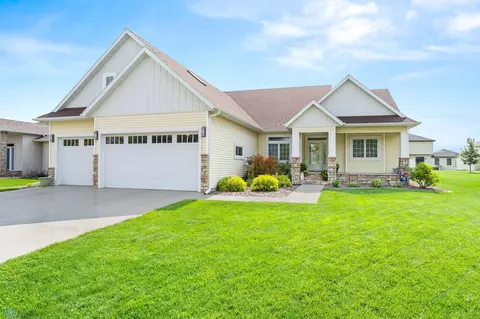 1839 Queensbury St, West Fargo, ND 58078