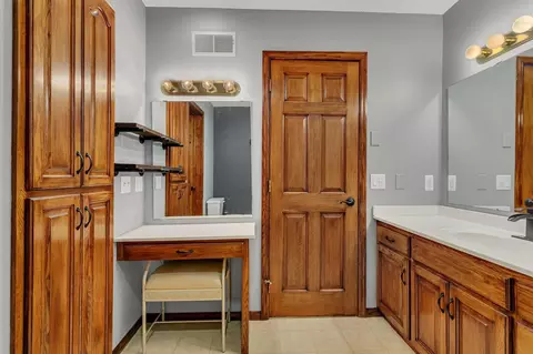 Bath - 3134 15th Ave S, Saint Cloud, MN 56301 photo 3 of 5