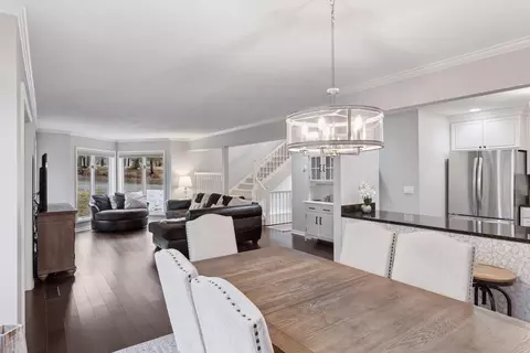 118 Wildwood Bay Dr, Mahtomedi, MN 55115