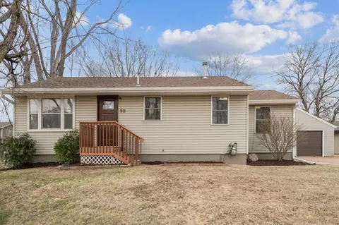 511 N Walnut St, Belle Plaine, MN 56011