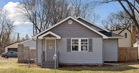 2661 Division St N, North Saint Paul, MN 55109