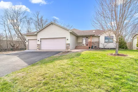 31080 Morley Dr, Lindstrom, MN 55045